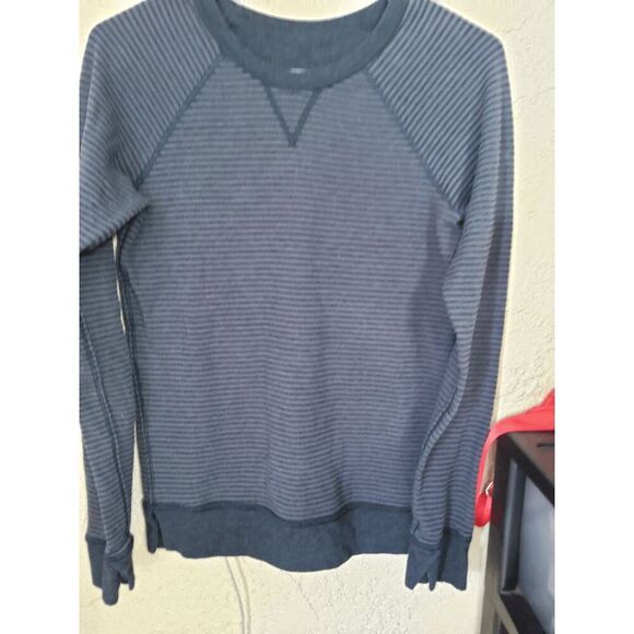 259- EUC Size 4 Lululemon Open Your Heart Long Sleeve - Picture 3 of 3